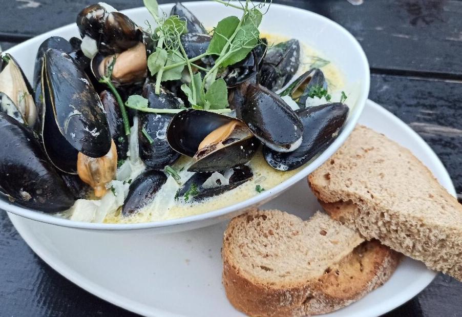 Cadgwith Cove Inn Eksteriør bilde